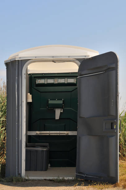 Best Portable restroom trailer rental  in Hudson, IL
